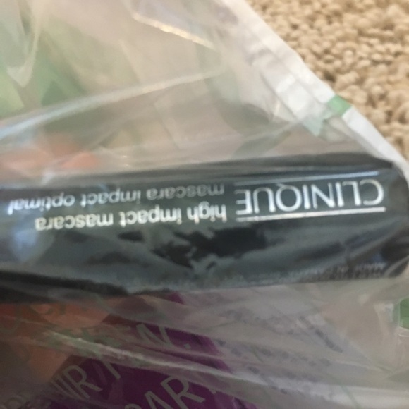 Clinique gift set - Picture 11 of 14